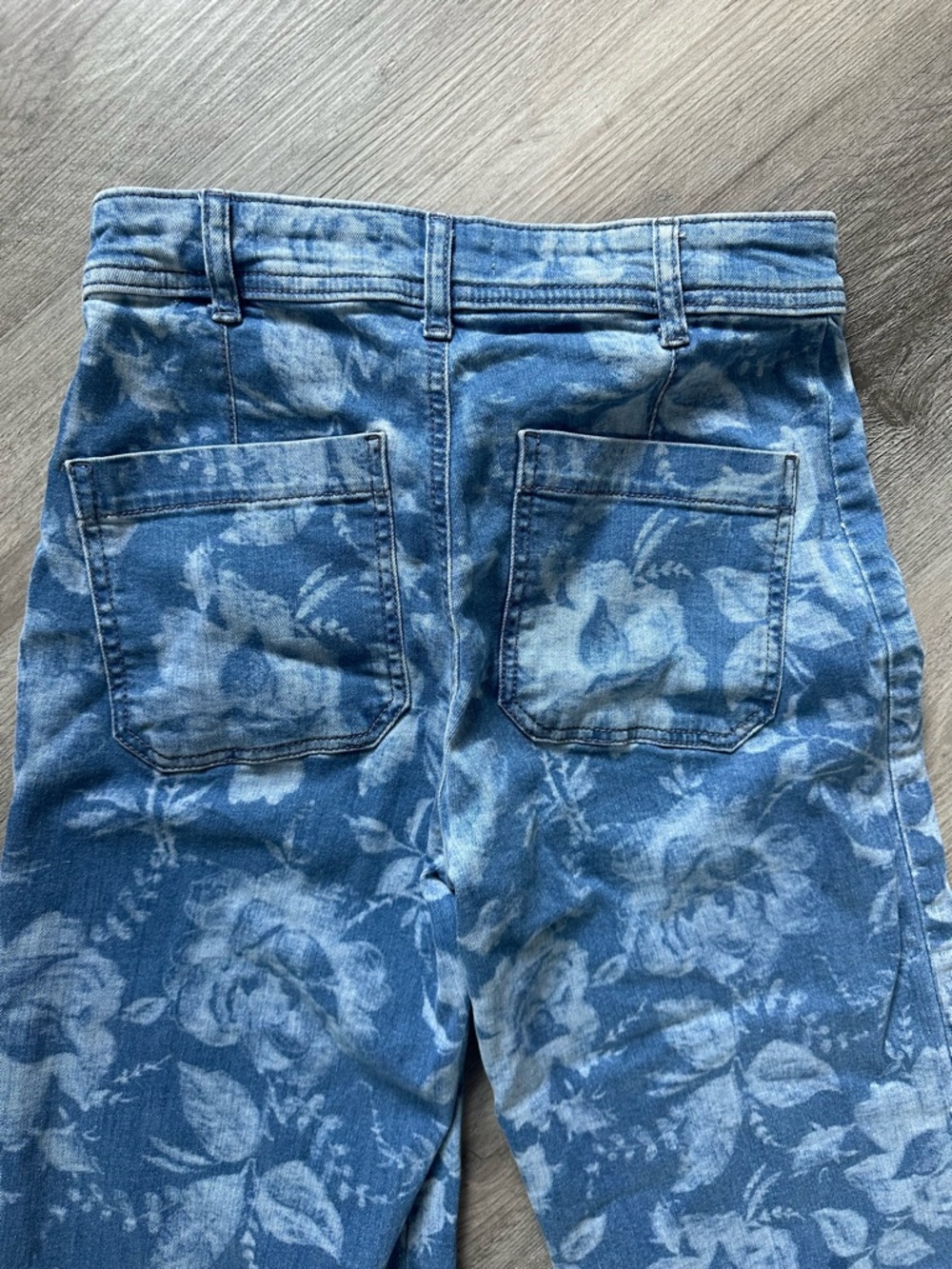 Bagatelle Floral Print High Waist Cropped Jeans - Picture 4 of 8